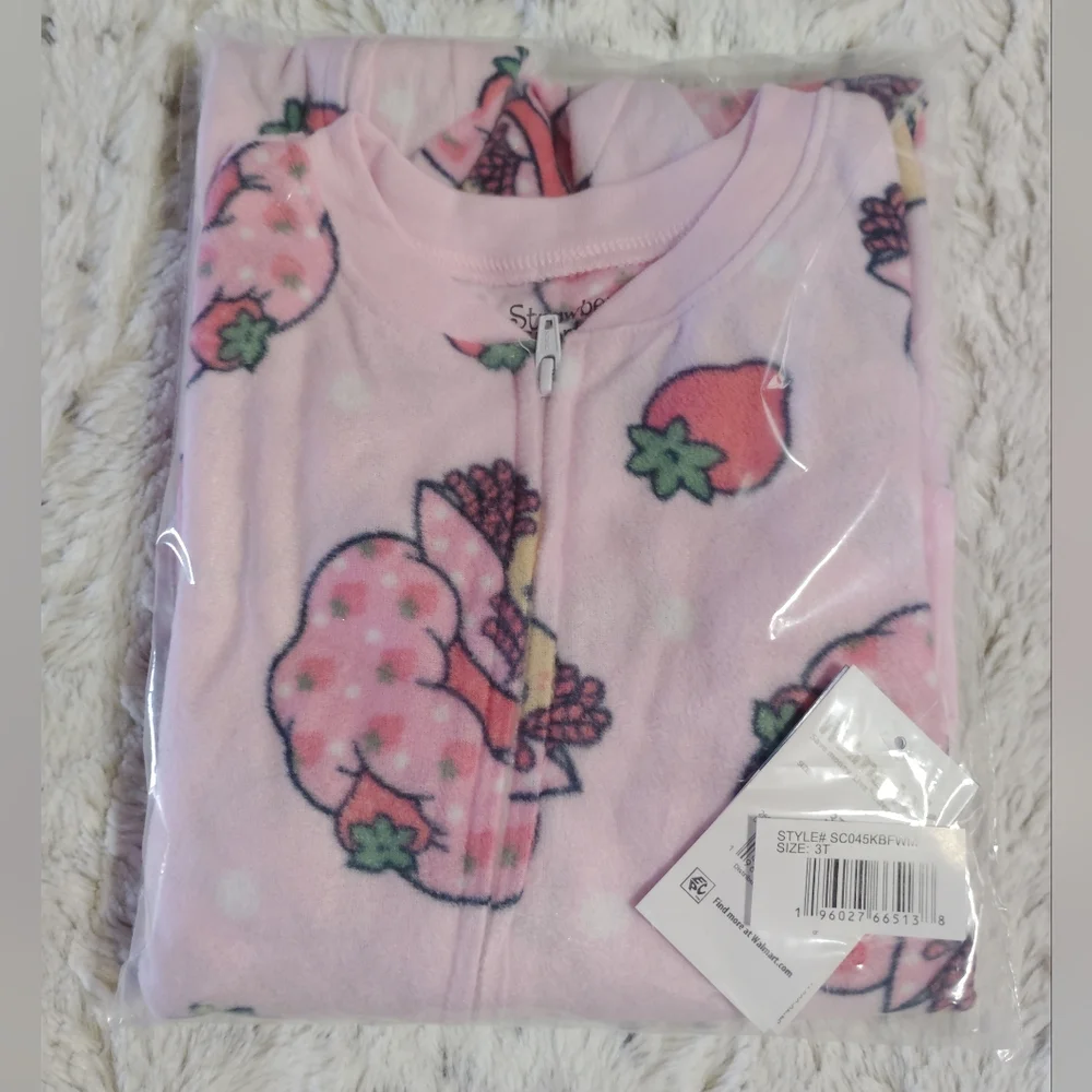 Strawberry Shortcake Toddler Girls' One Piece Sleeper with Long Sleeves